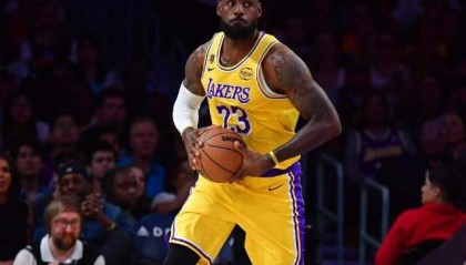 世界杯注册官网-轰21+2+5！斯玛特梦回巅峰，佩林卡签约血赚，他比电风扇强太多了