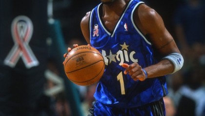 23年前的今天：麦迪三节打卡轰下52分 率队击退公牛